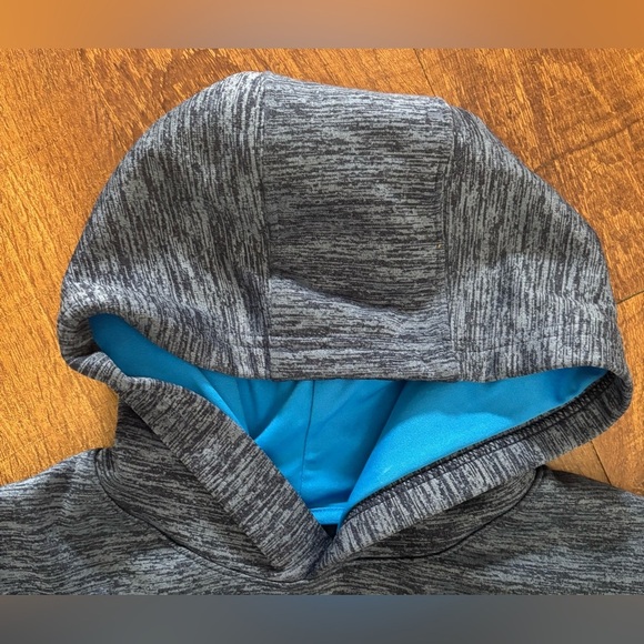 Under Armour unisex boy girl pullover hoodie Sz medium 10/12 - Picture 2 of 5